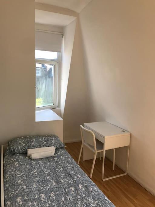 Single Bedrooms With Wifi And Underbed 10 Londres Exterior foto